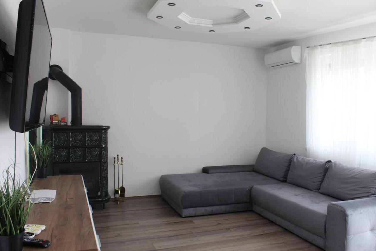 Sunny House Apartman Szeged Esterno foto