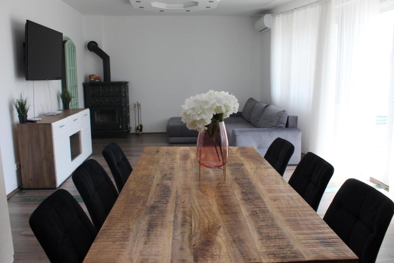 Sunny House Apartman Szeged Esterno foto